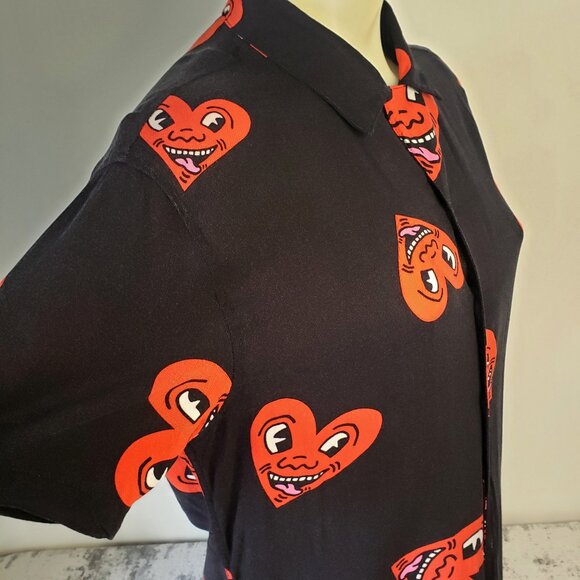 Keith Haring Ripple Junction Red Heart Smile Print on Black Button Up Shirt - Picture 3 of 15